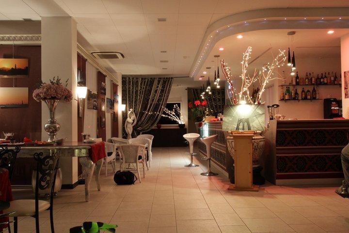 Hotel Eva Альба-Адриатика Экстерьер фото